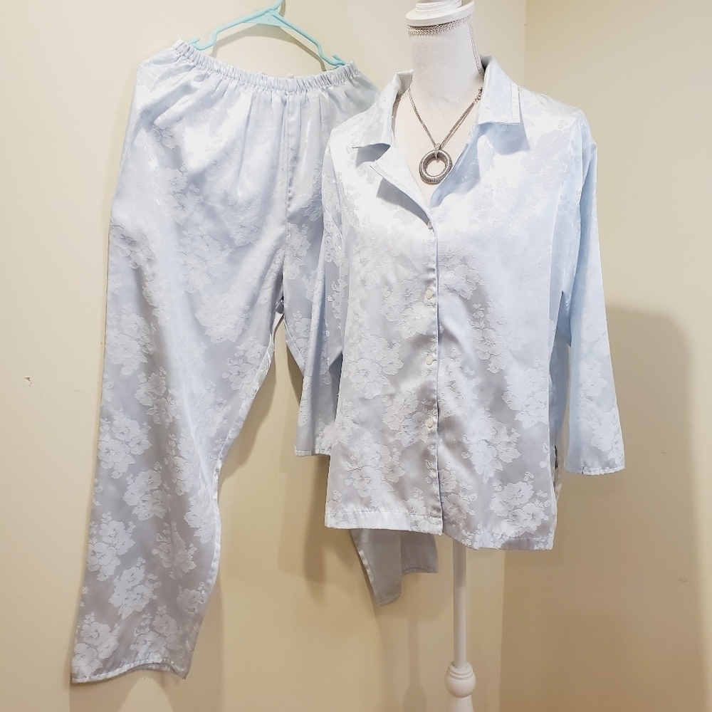 Lord and Taylor Women's Vintage light blue brocade fabric pajama set size M